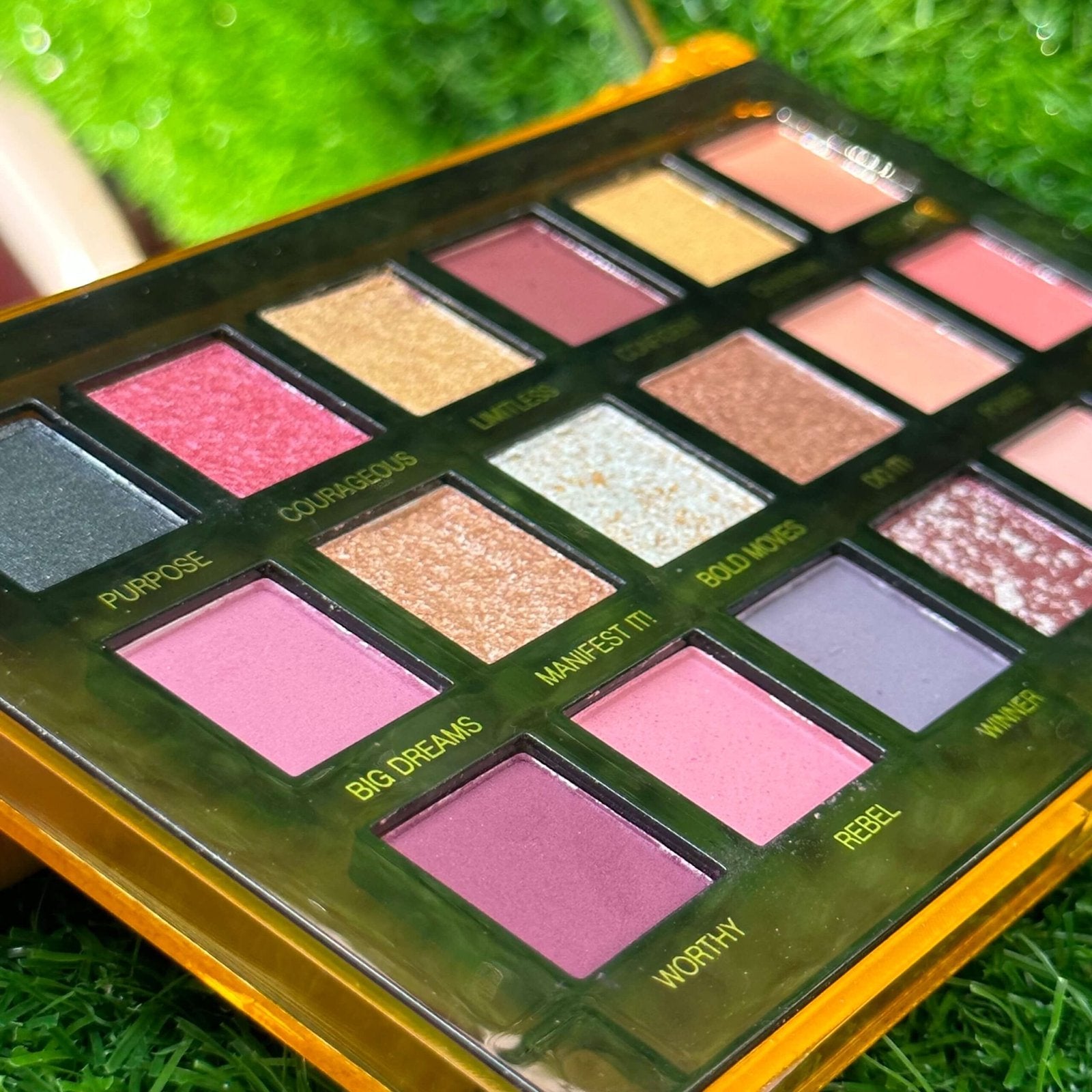 Huda Beauty EM ( Power) image 2