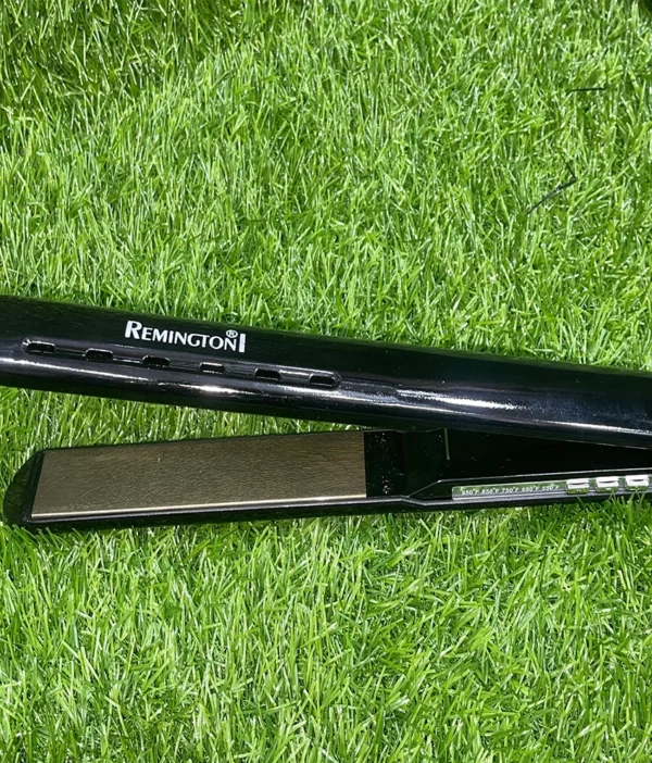 REMINGTON HAIR STRAIGHTENER